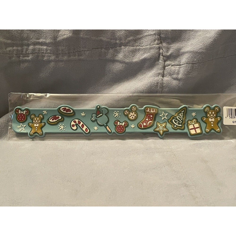NEW Walt Disney Park Christmas Holiday The Merriest Place on Earth Slap Bracelet